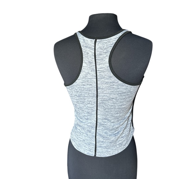 Cropped Razor Back Top - Picture 2 of 3